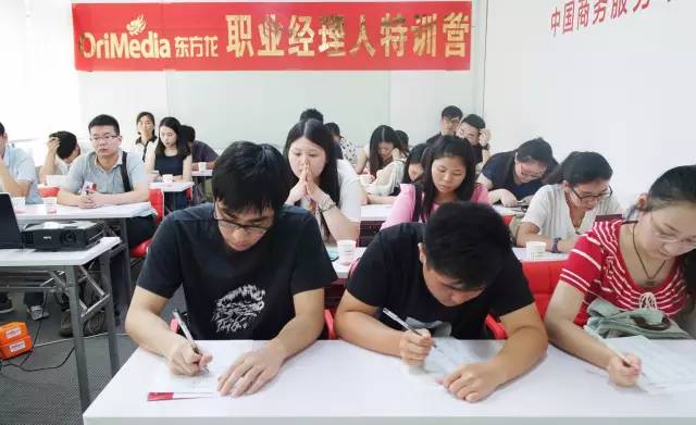 東方龍商務(wù)舉辦招聘會(huì)，伯樂尋良馬，明主覓賢才