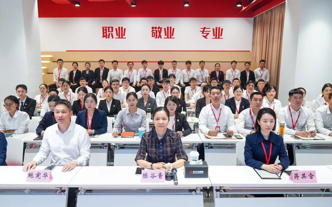 迎進(jìn)博，抓服務(wù)，東方龍商務(wù)再出擊！10月下旬，集團(tuán)共35個(gè)優(yōu)質(zhì)投資選址項(xiàng)目通過評(píng)估